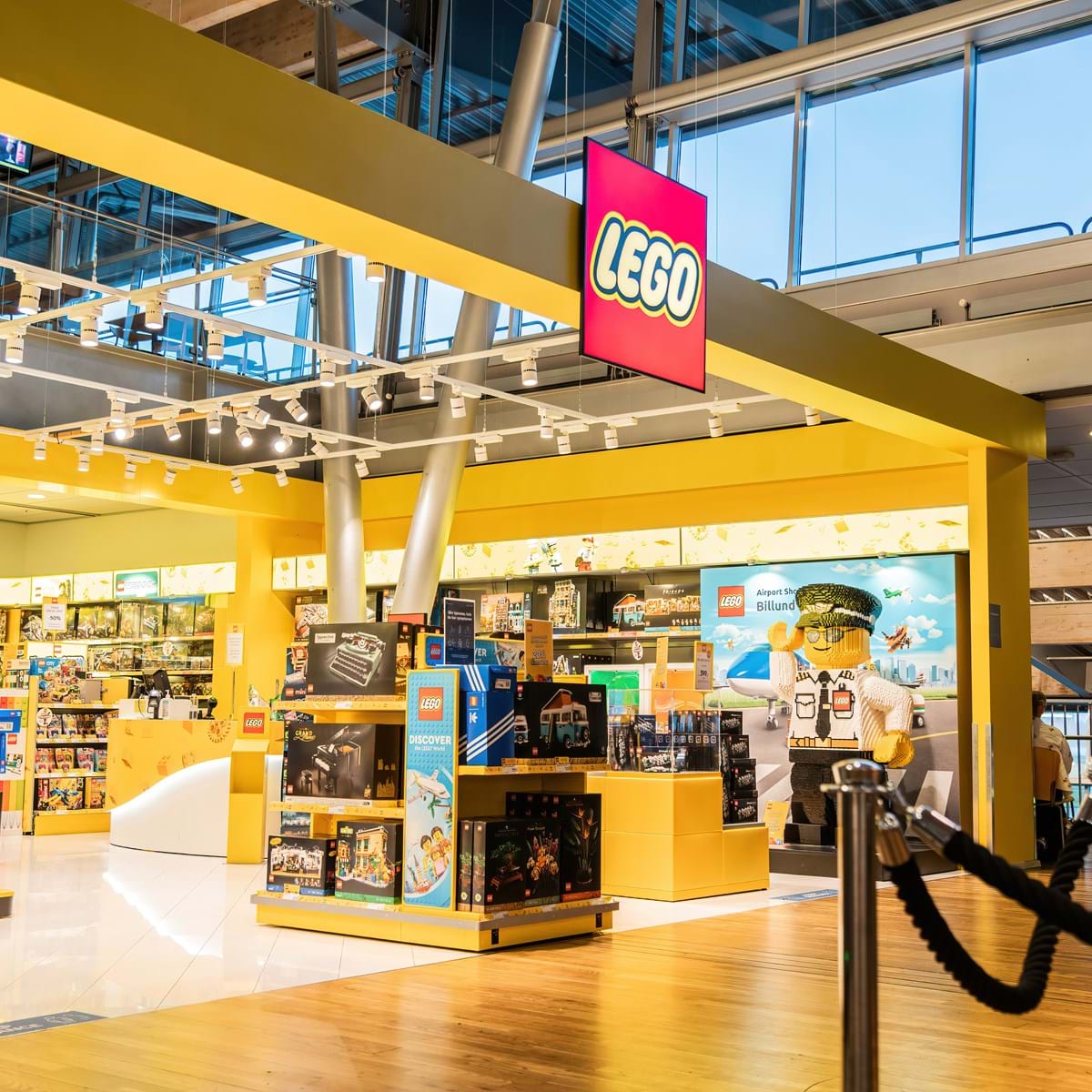 27 Aug 2021 Taxfree Område LEGO Butik Facade 2 Oliver Kielstrup