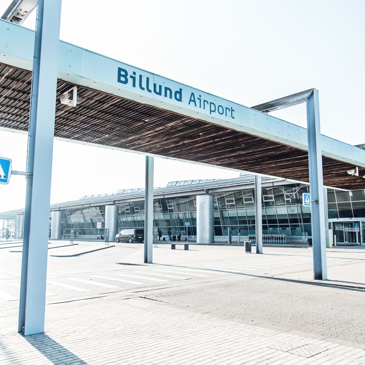 27 Aug 2021 Indgang Billund Airport Skilt 2 Oliver Kielstrup Redigeret